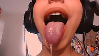 Unglaubliche Sammlung Von Spuckfetisch Im Ahegao-Stil