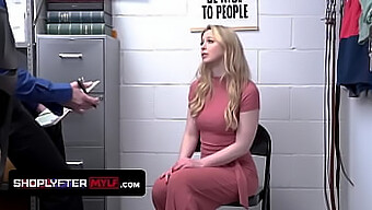 Sunny Lane, O Milf Zveltă, Se Bucură De Plăcerea Unui Penis Uriaș Care Îi Umple Pizda Matură Cu Sperma Fierbinte